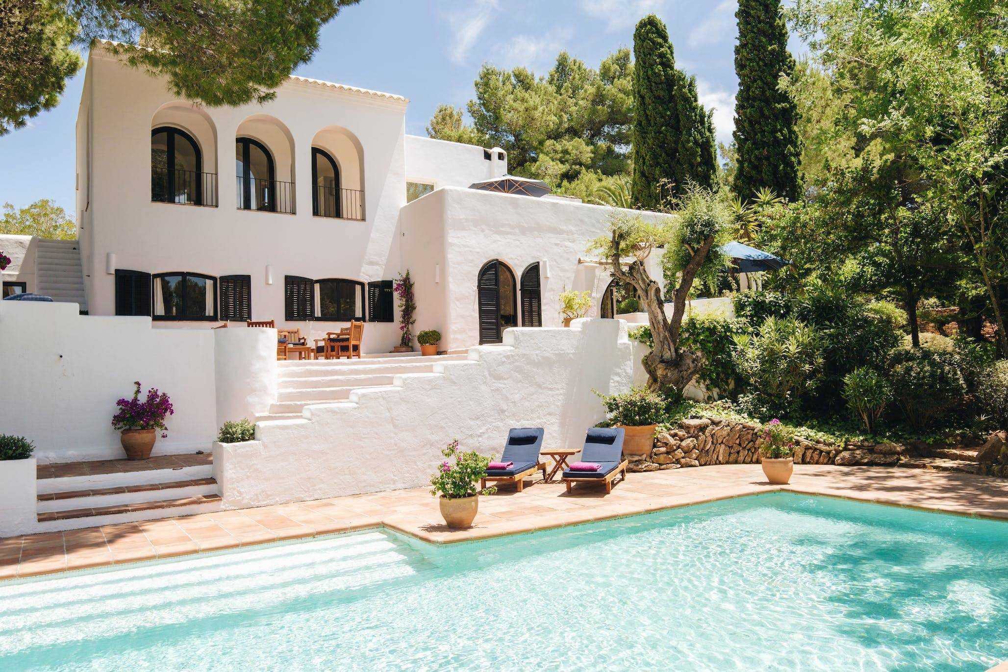 You are currently viewing Casa Pacífica – ‘Wonderfully appointed villa, located within peaceful surroundings in the heart of Ibiza.’