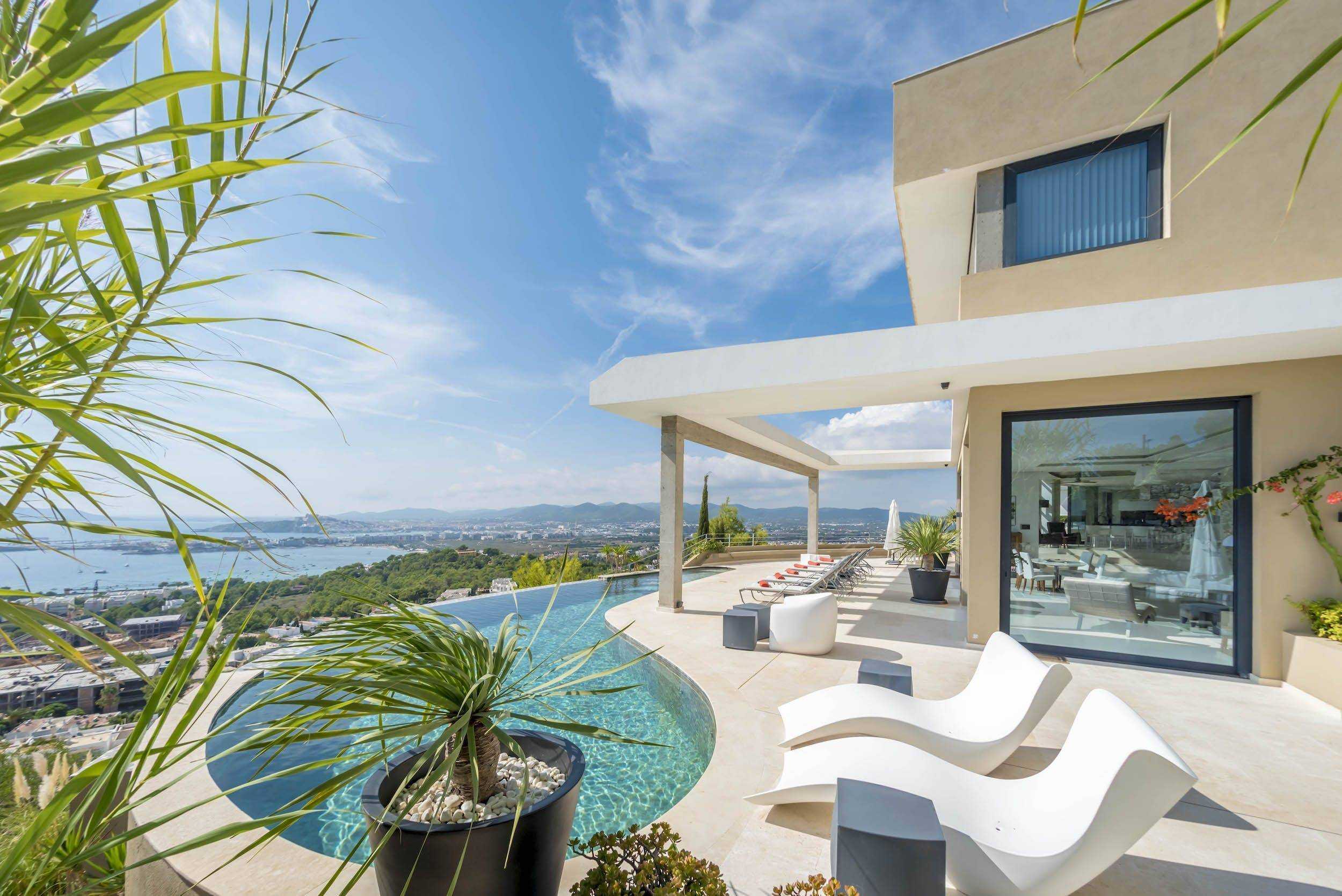 You are currently viewing Casa Piro – ‘Beautiful contemporary villa to Ibiza town’