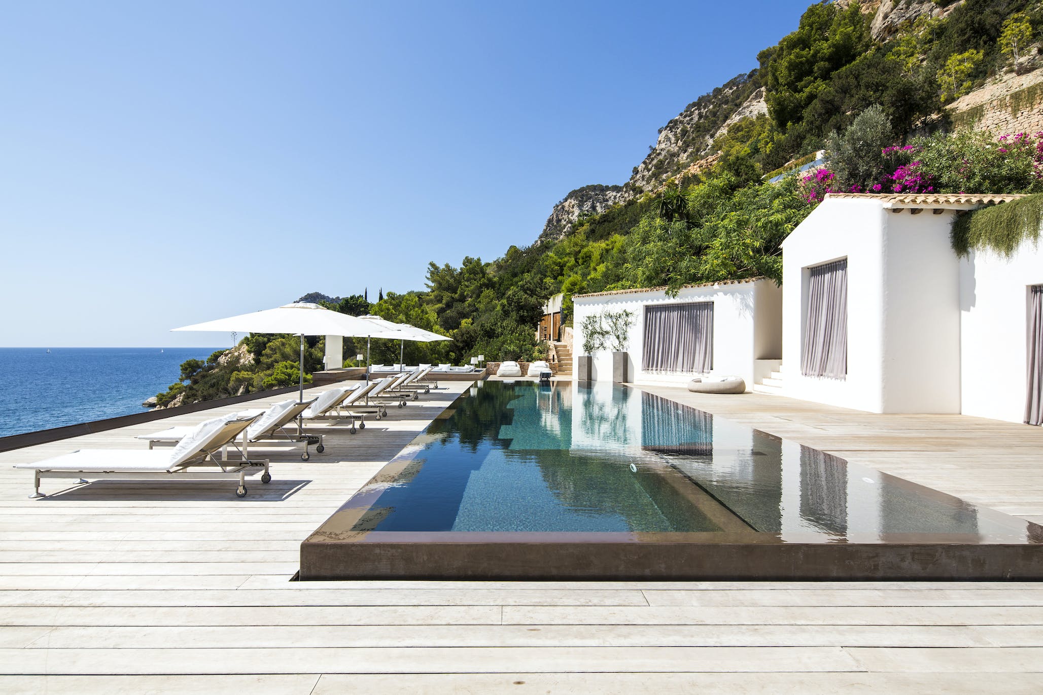You are currently viewing Ocean Paradise – ‘Paradise villa in sought-after Es Cubells on Ibiza’s beautiful south coast.’