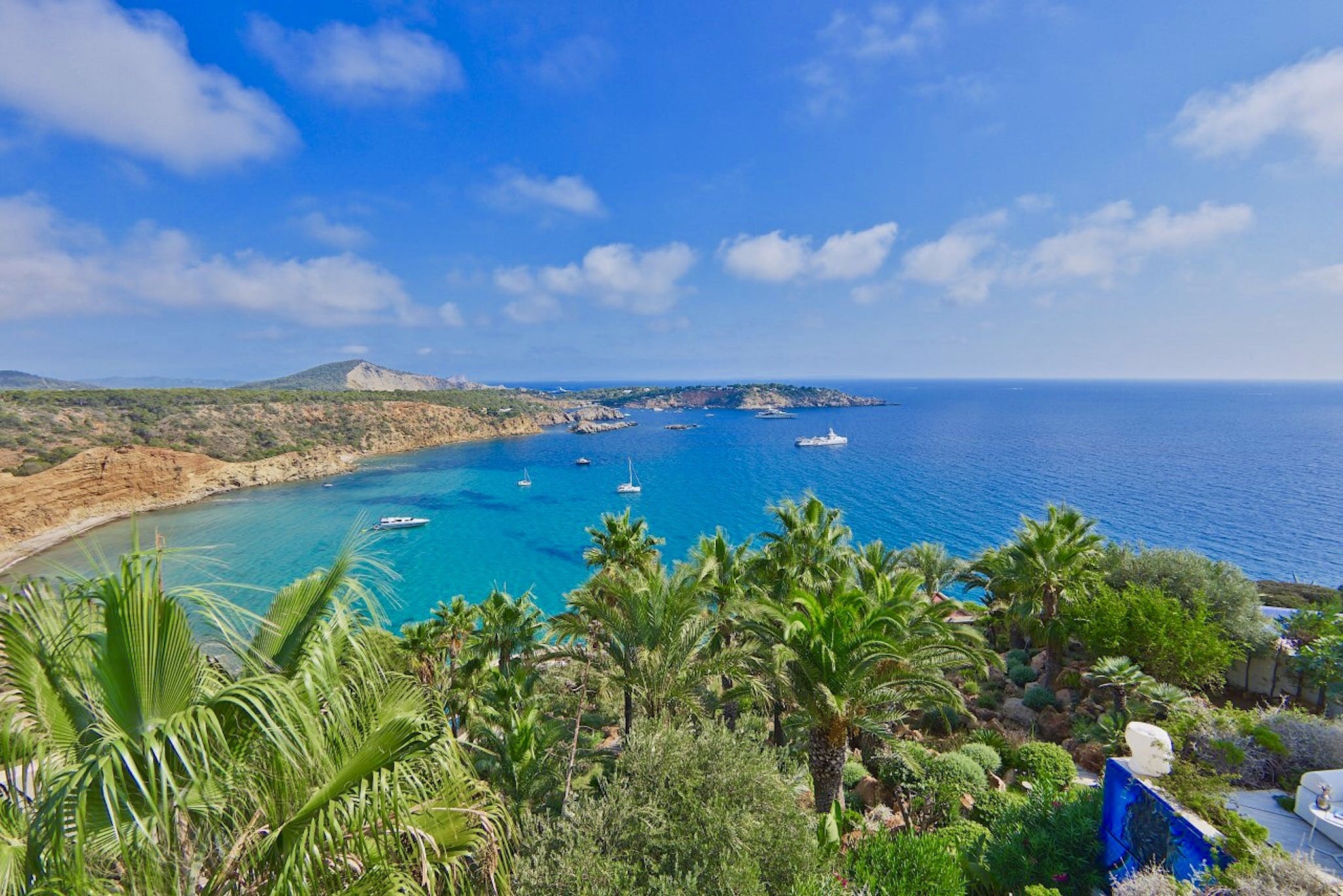 You are currently viewing Villa Buena – ‘Striking Ibizan villa perched on a clifftop near San José’