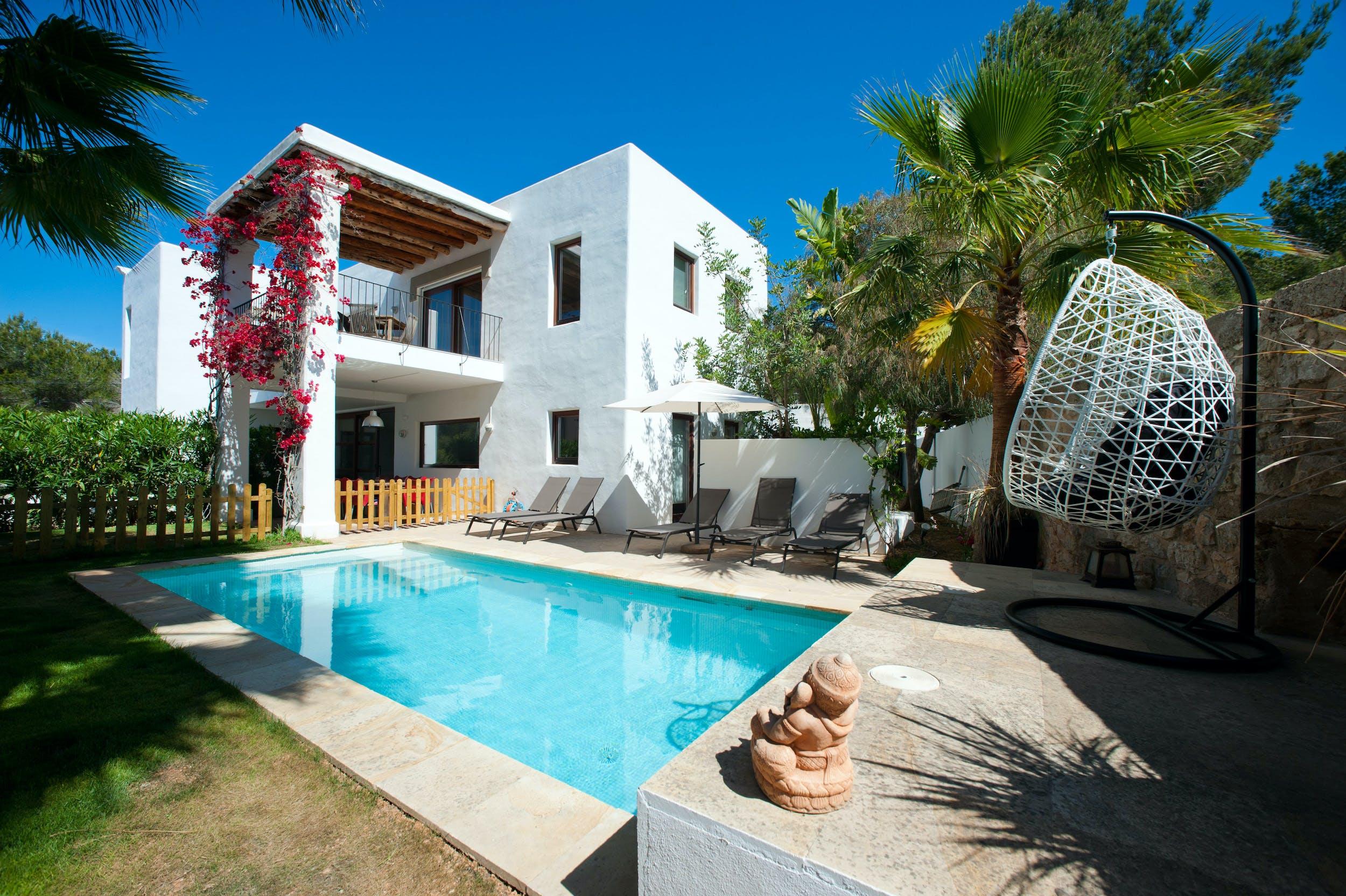 You are currently viewing Villa Chia – ‘A modern villa, contemporary in design and beautifully furnished.’