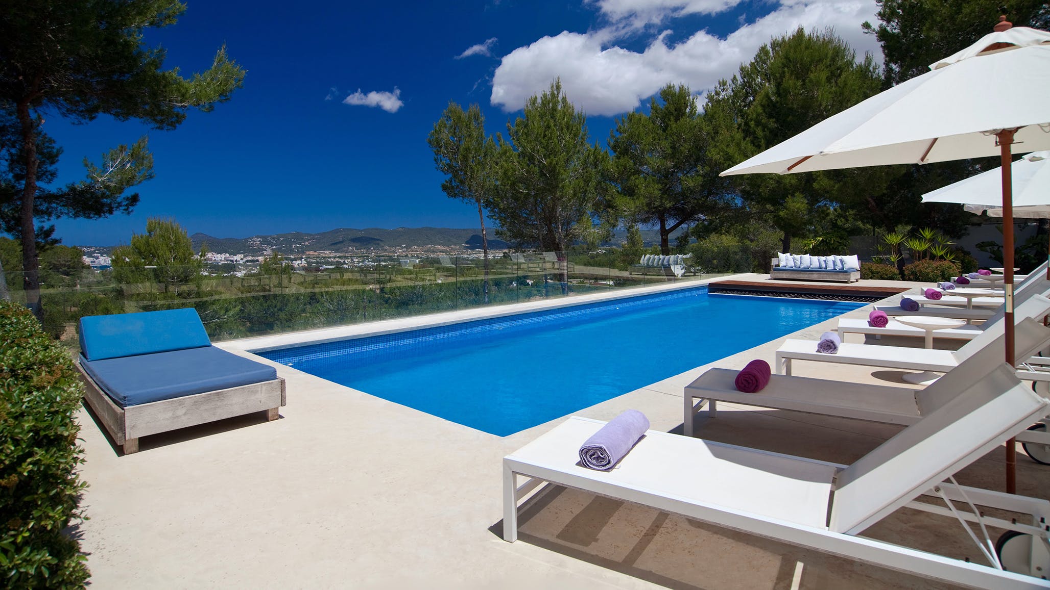 You are currently viewing Villa Fabric – ‘Stunning modern holiday home with panoramic sea and sunset views.’